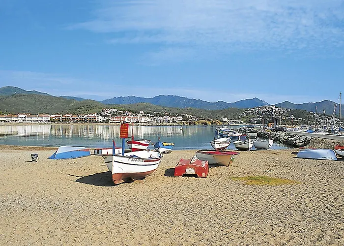 Edificio Berna By Interhome * Llança